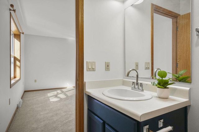 17 Kresteller Circle, Madison, WI 53719