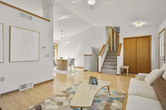 17 Kresteller Circle, Madison, WI 53719