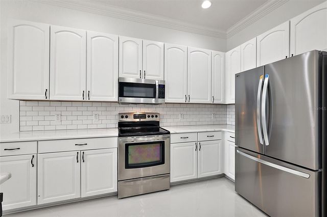 10173 LAKE MIONA WAY, Oxford, FL 34484