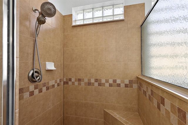 10173 LAKE MIONA WAY, Oxford, FL 34484