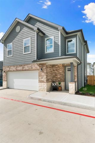 28325-404 Birnham Woods Drive, Spring, TX 77386
