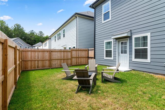 28325-404 Birnham Woods Drive, Spring, TX 77386