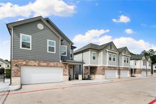 28325-404 Birnham Woods Drive, Spring, TX 77386