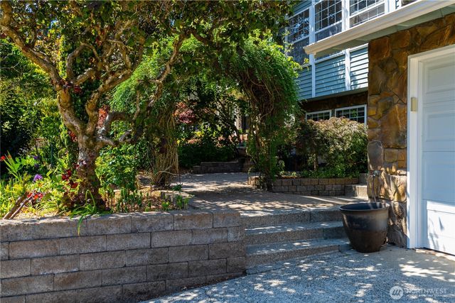 1127 204th Place SE, Bothell, WA 98012