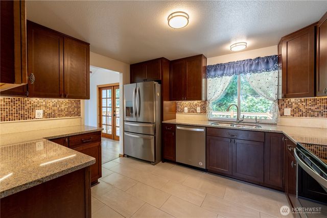 1127 204th Place SE, Bothell, WA 98012