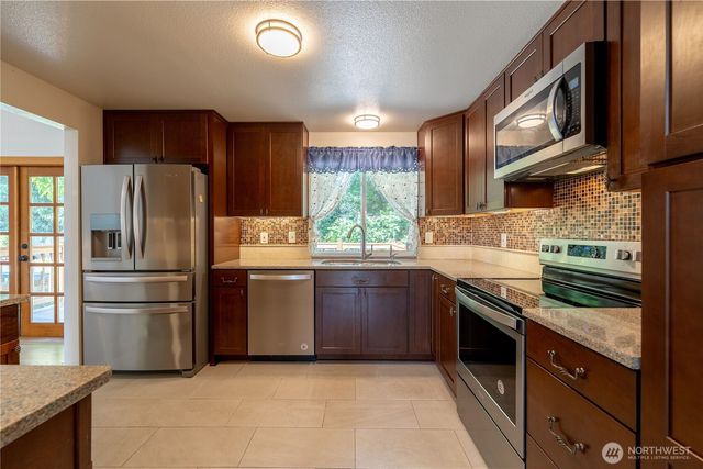 1127 204th Place SE, Bothell, WA 98012