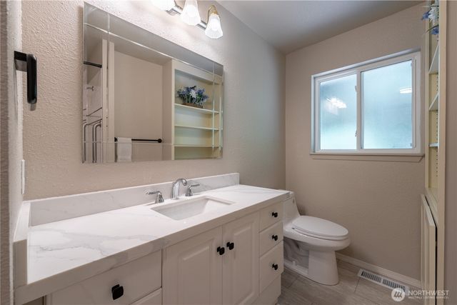 1127 204th Place SE, Bothell, WA 98012