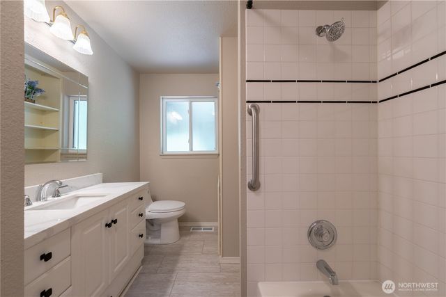 1127 204th Place SE, Bothell, WA 98012