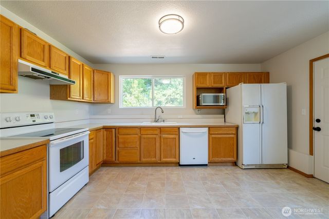 1127 204th Place SE, Bothell, WA 98012