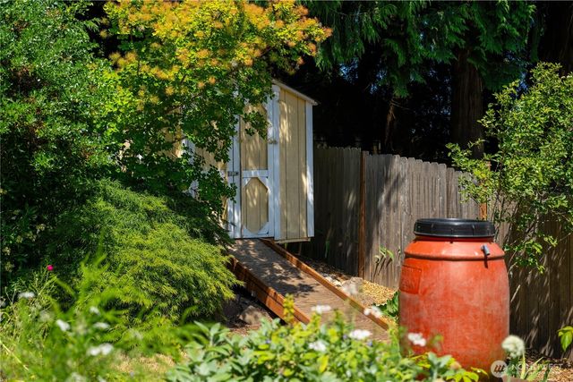 1127 204th Place SE, Bothell, WA 98012