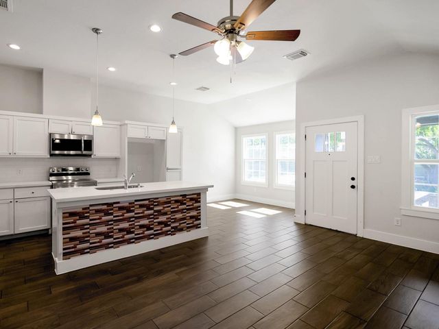 5901 Woodview Drive B, Houston, TX 77396