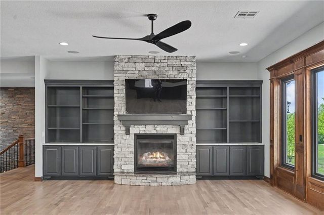 2853 W 131st Street, Olathe, KS 66061