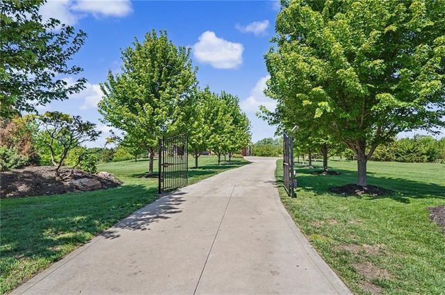 2853 W 131st Street, Olathe, KS 66061