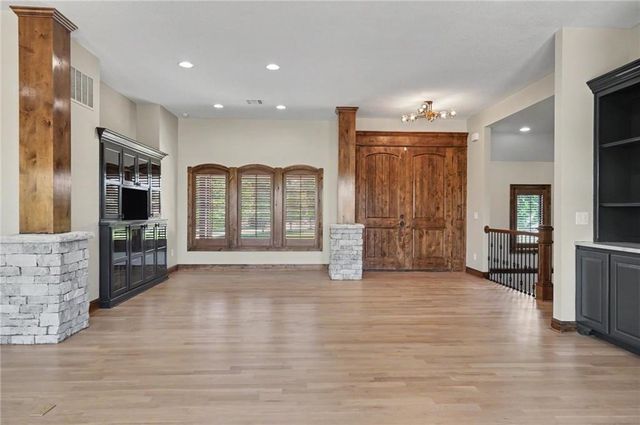 2853 W 131st Street, Olathe, KS 66061