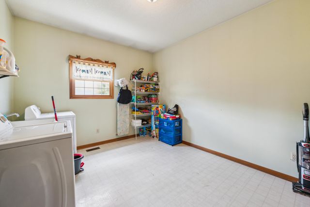 17994 Claypool Road SE, Newark, OH 43056