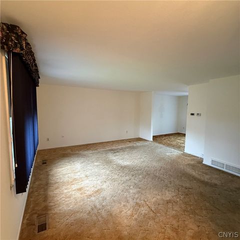 4306 Amblewood Lane, Clay, NY 13041