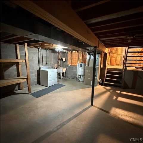 4306 Amblewood Lane, Clay, NY 13041