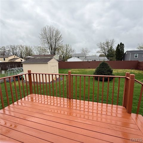 4306 Amblewood Lane, Clay, NY 13041
