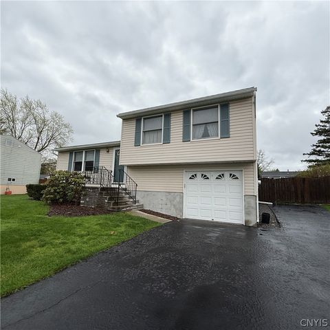 4306 Amblewood Lane, Clay, NY 13041