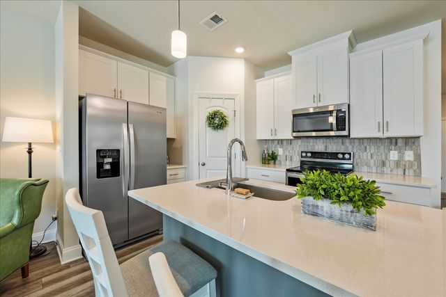 729 Prairie View Dr, Columbia, TN 38401