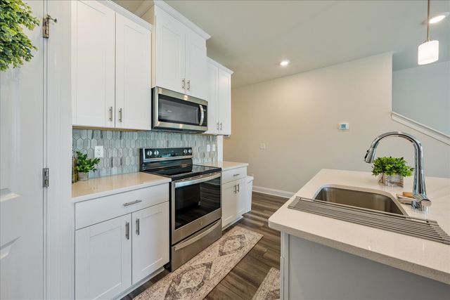 729 Prairie View Dr, Columbia, TN 38401