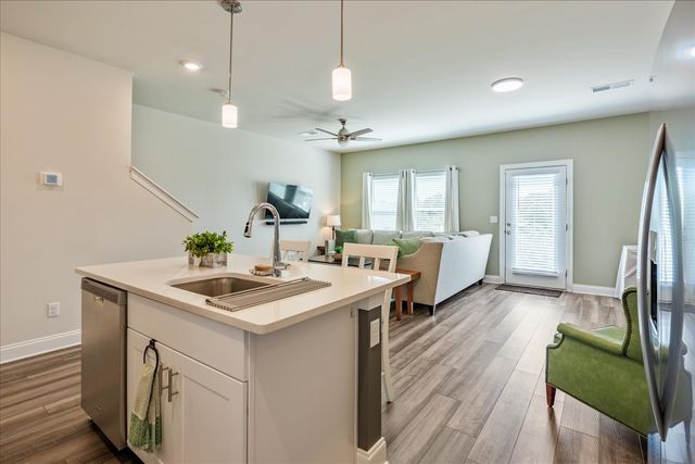 729 Prairie View Dr, Columbia, TN 38401