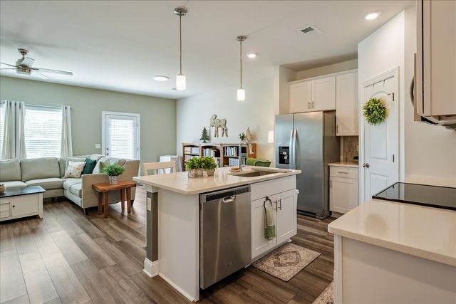 729 Prairie View Dr, Columbia, TN 38401