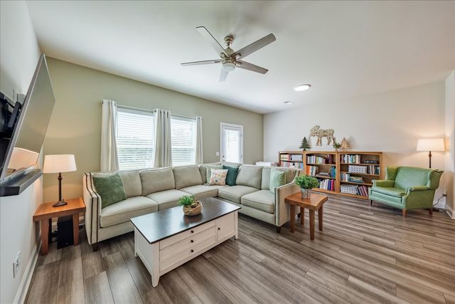 729 Prairie View Dr, Columbia, TN 38401