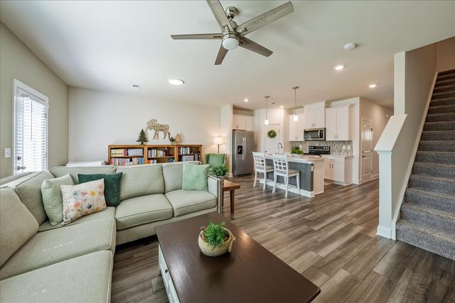 729 Prairie View Dr, Columbia, TN 38401