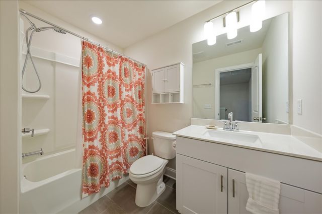 729 Prairie View Dr, Columbia, TN 38401
