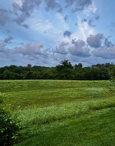 729 Prairie View Dr, Columbia, TN 38401