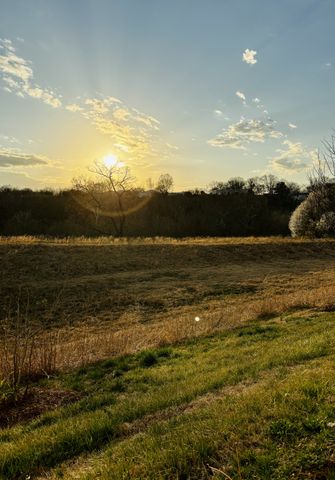 729 Prairie View Dr, Columbia, TN 38401
