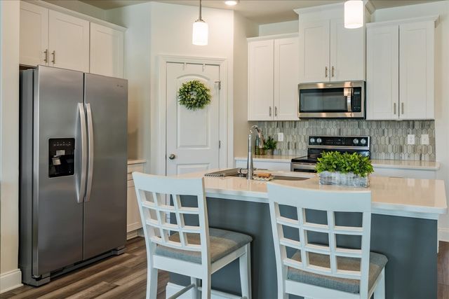 729 Prairie View Dr, Columbia, TN 38401