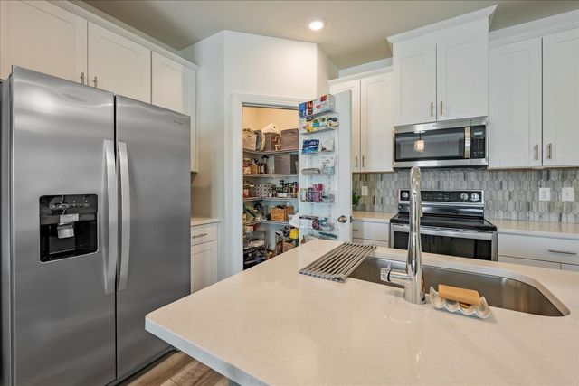 729 Prairie View Dr, Columbia, TN 38401