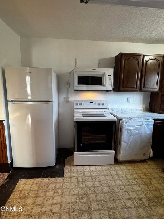 205 Wilcox N, Buffalo, ND 58011 photo 4
