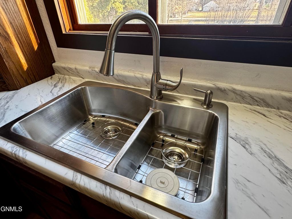 205 Wilcox N, Buffalo, ND 58011 photo 6