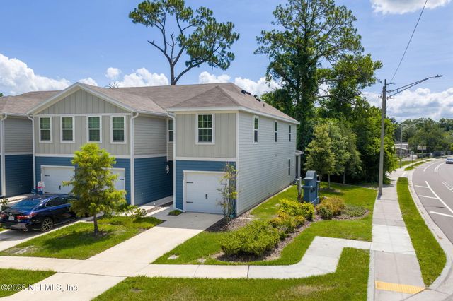 5992 CREEKSIDE CROSSING Drive, Jacksonville, FL 32210