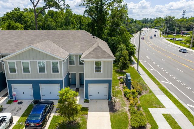 5992 CREEKSIDE CROSSING Drive, Jacksonville, FL 32210