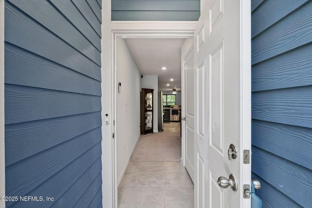 5992 CREEKSIDE CROSSING Drive, Jacksonville, FL 32210