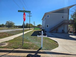 1300 Hausman, Lockhart, TX 78644