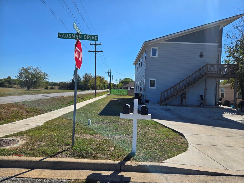 1300 Hausman, Lockhart, TX 78644