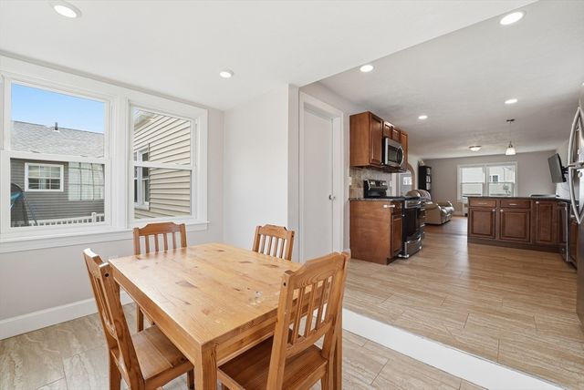 38 White St, Chicopee, MA 01013