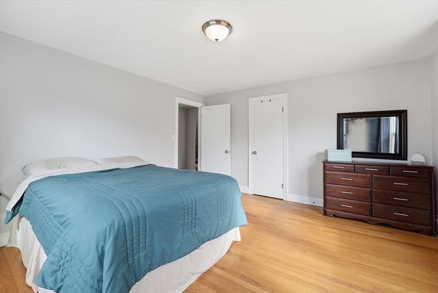 38 White St, Chicopee, MA 01013