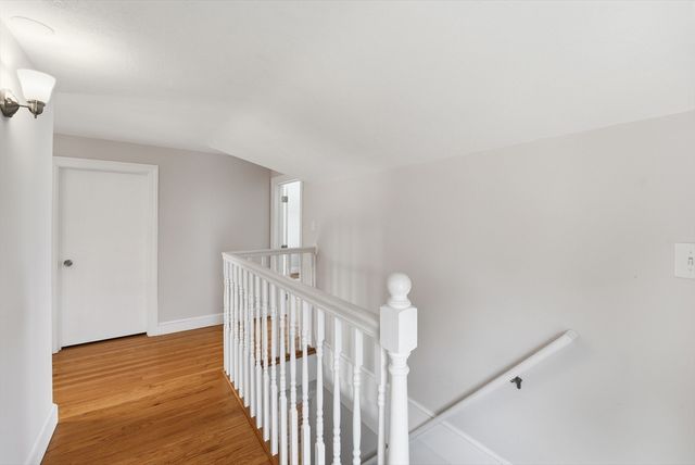 38 White St, Chicopee, MA 01013