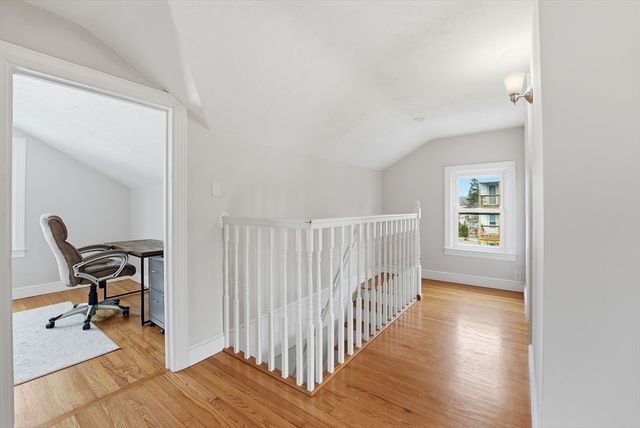 38 White St, Chicopee, MA 01013