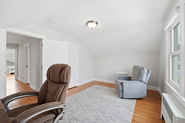 38 White St, Chicopee, MA 01013