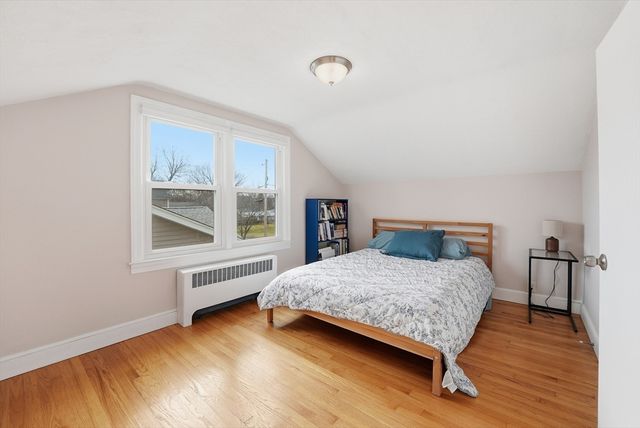 38 White St, Chicopee, MA 01013