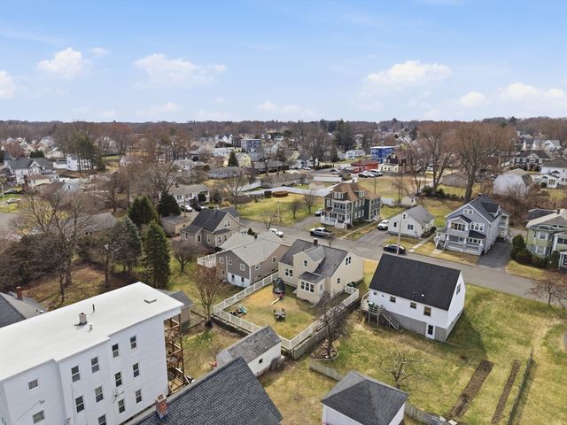 38 White St, Chicopee, MA 01013