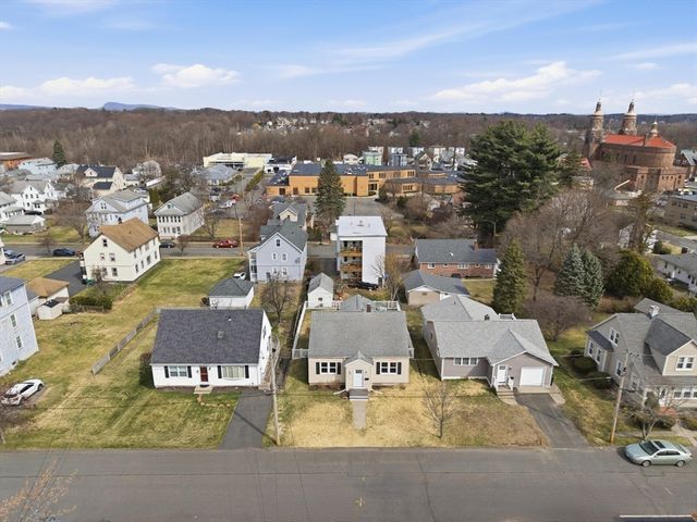 38 White St, Chicopee, MA 01013