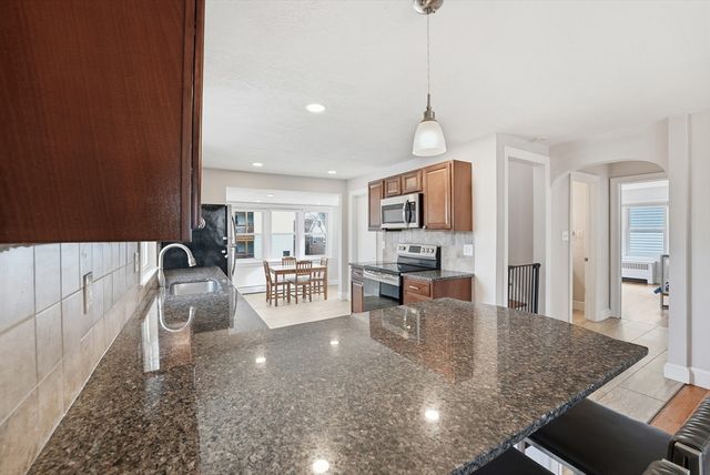 38 White St, Chicopee, MA 01013